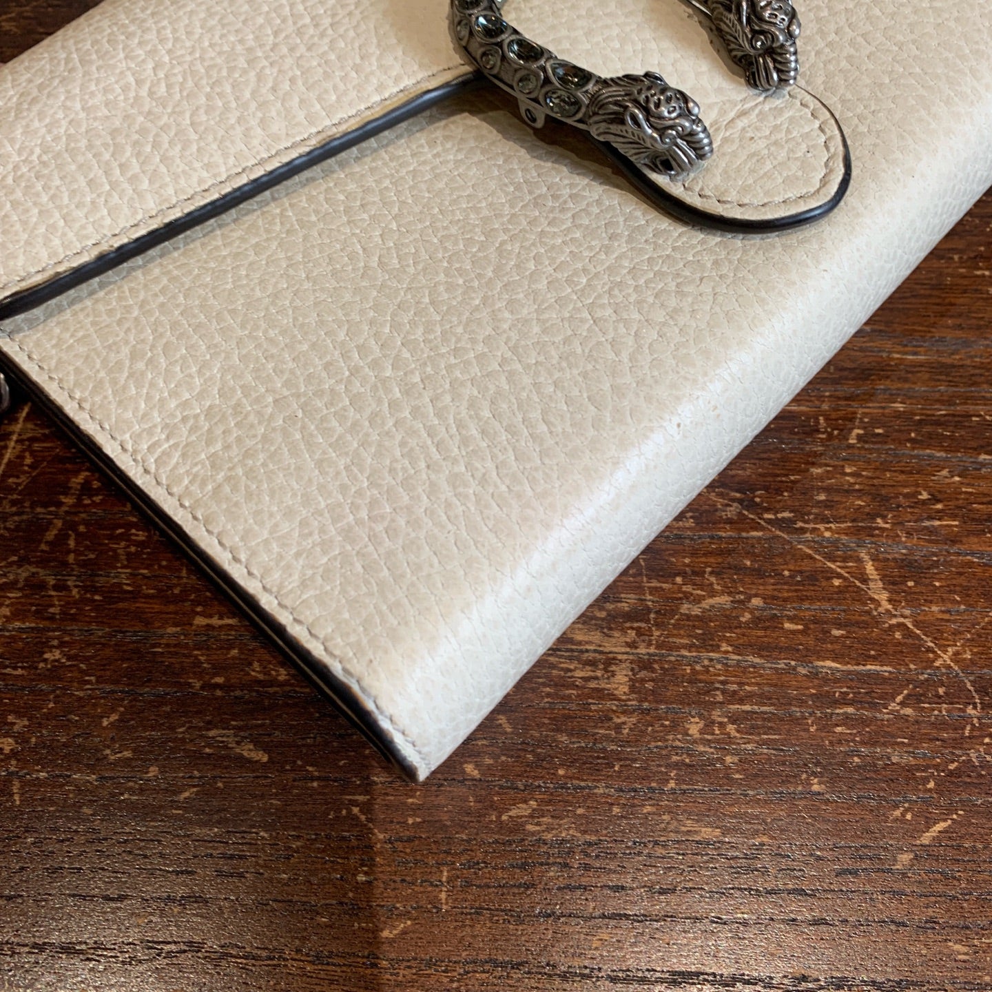 Gucci Dionysus Shoulder Bag White Pebbled Leather Antiqued Silver Hardware