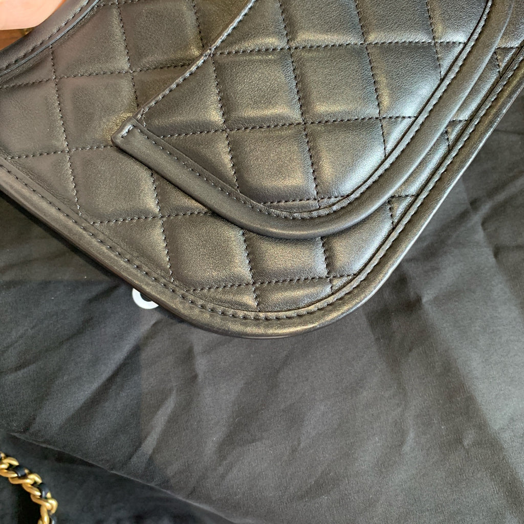 Chanel 22 Hobo Bag Black Quilted Leather Gold Hardware
