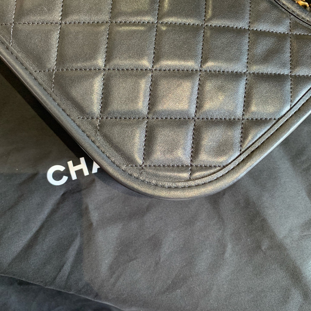 Chanel 22 Hobo Bag Black Quilted Leather Gold Hardware