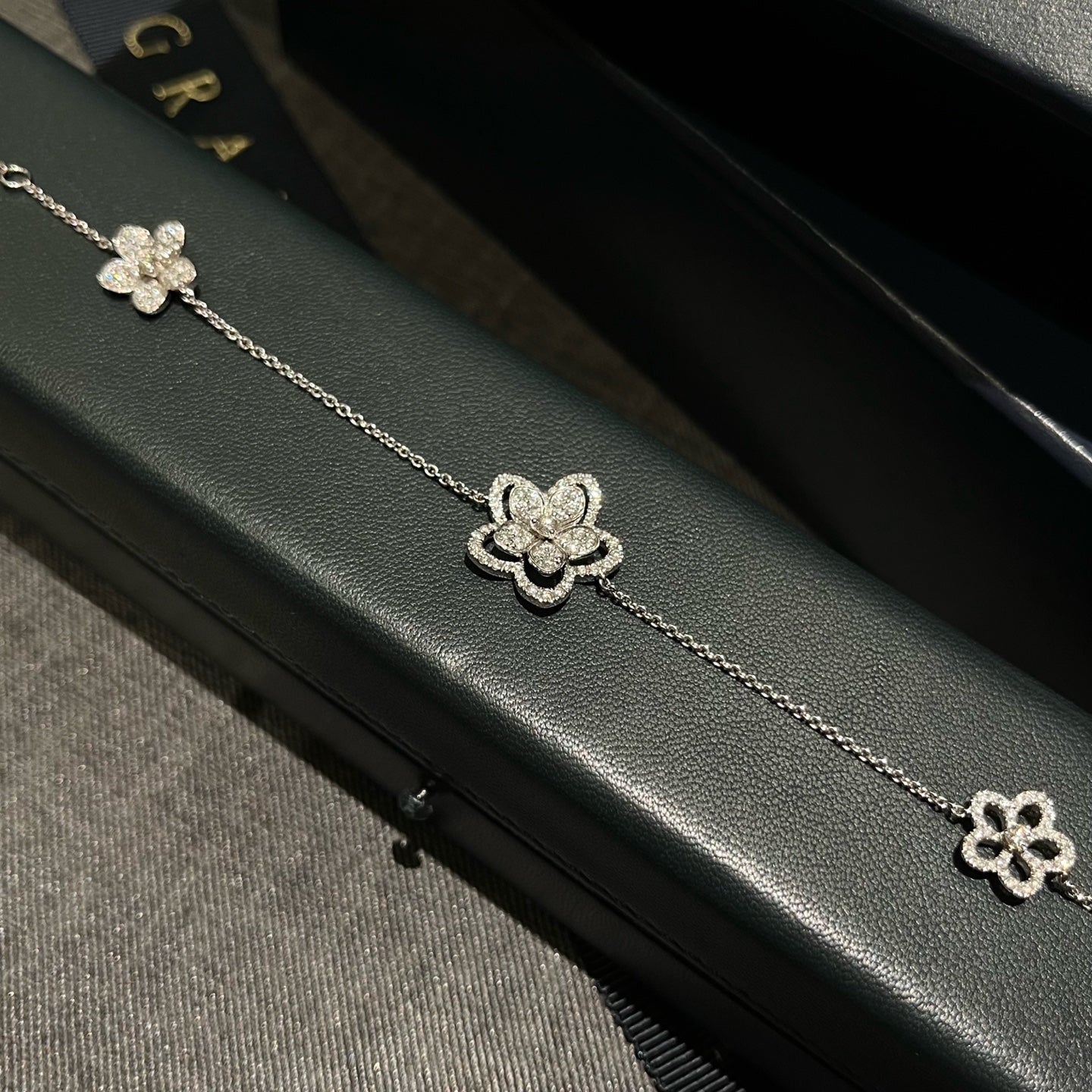 Graff Butterfly Bracelet White Gold Diamonds Silver Hardware