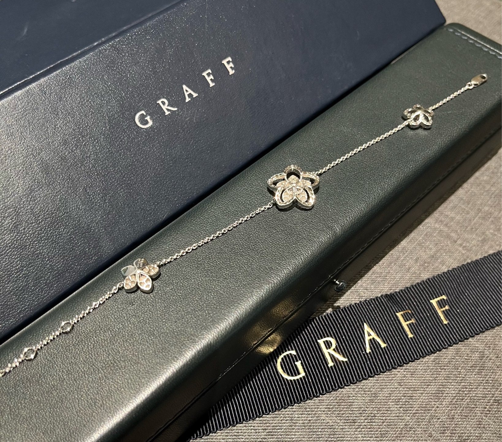 Graff Butterfly Bracelet White Gold Diamonds Silver Hardware