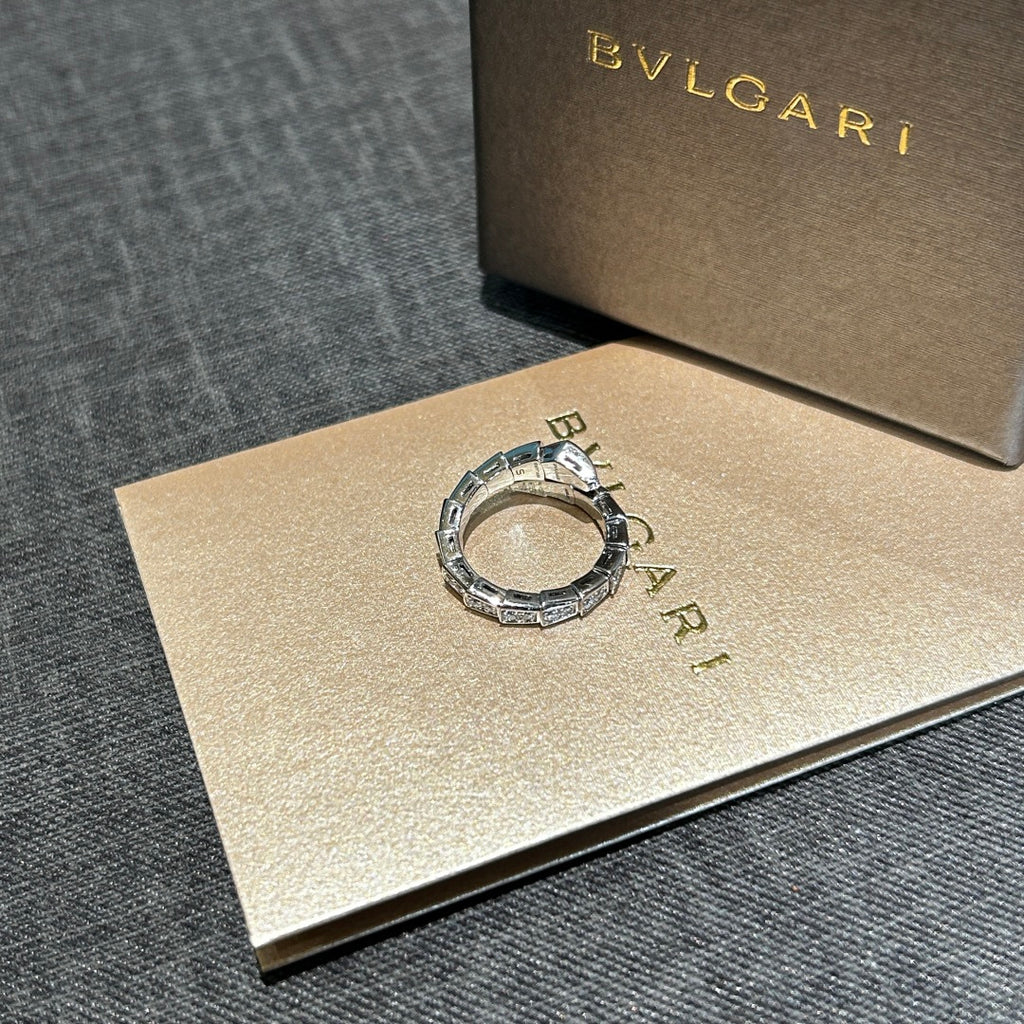 Bvlgari Serpenti Viper Ring 18K White Gold Pavé Diamonds