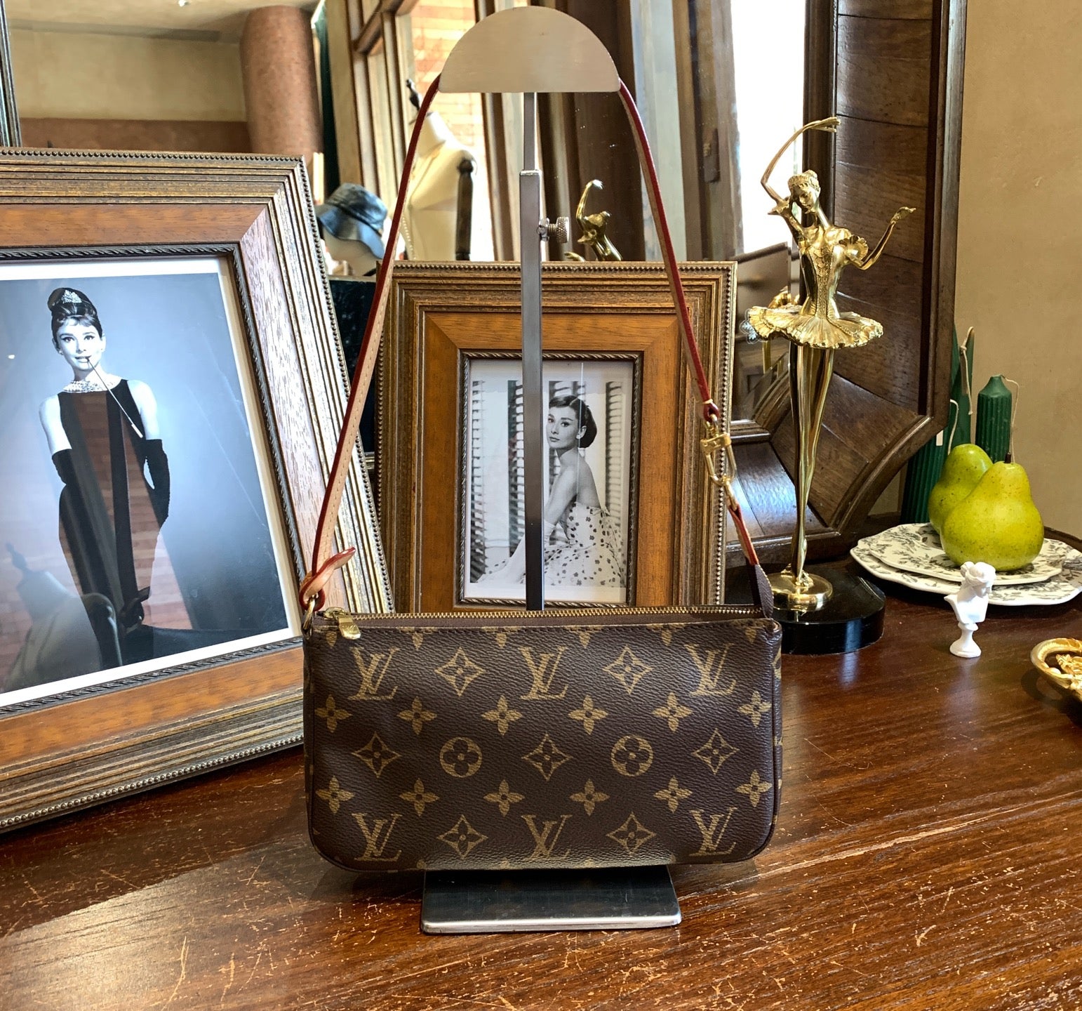 Louis Vuitton Pochette Accessoires Monogram Canvas Gold Hardware