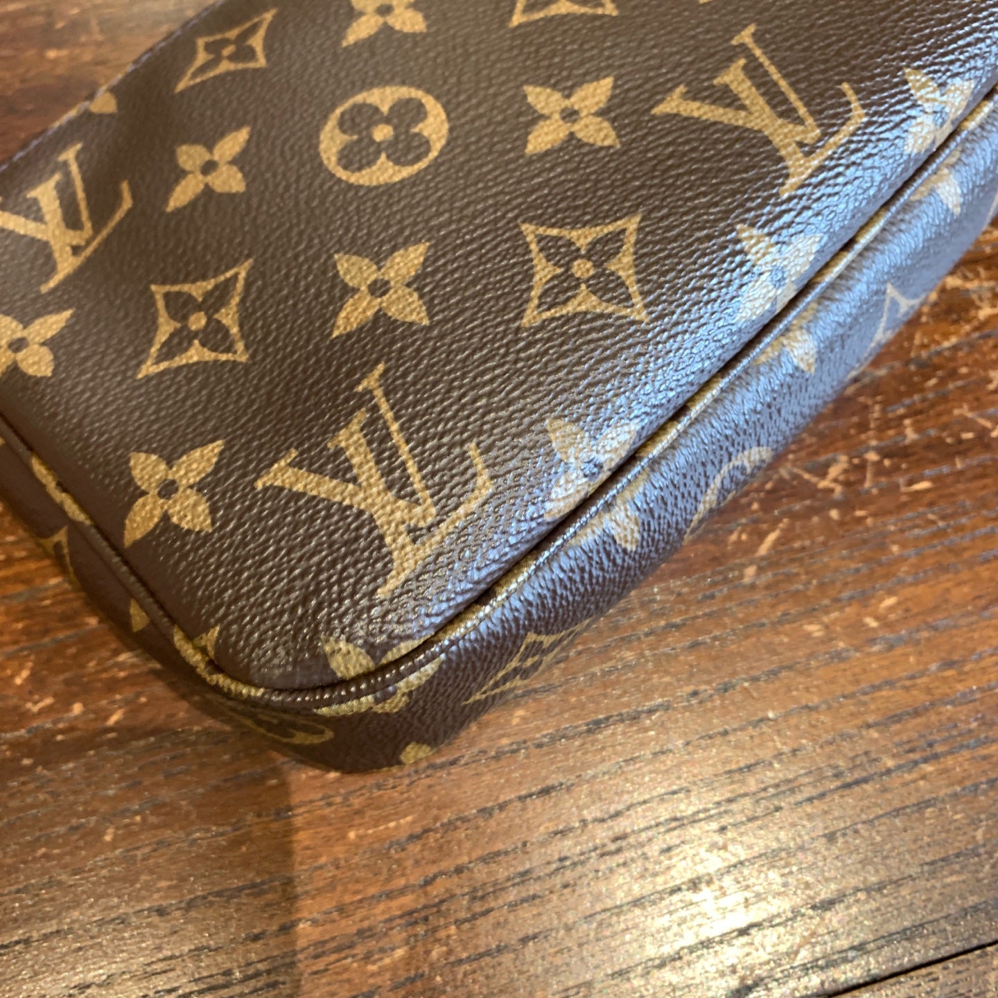 Louis Vuitton Pochette Accessoires Monogram Canvas Gold Hardware