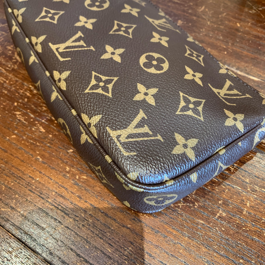 Louis Vuitton Pochette Accessoires Monogram Canvas Gold Hardware